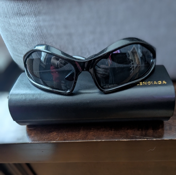 Balenciaga Accessories - Balanciaga BrandNew Unisex Cat-eye Polorized, oversized Glossy Black Sunglasses